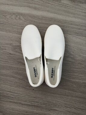 Old Navy Women's White Canvas Slip-On Sneakers